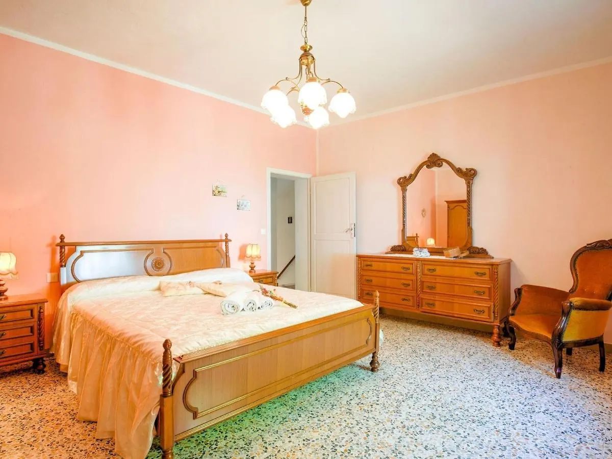 Belvilla By Oyo La Casa Dei Nonni Chianni Italy